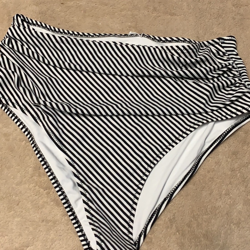 Cupshe bikini - Picture 6 of 10